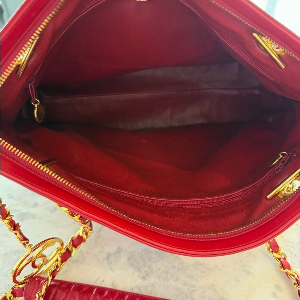 Chanel Red Quilted Chain Tote Bag with Gold Harware - Picture 4 of 16